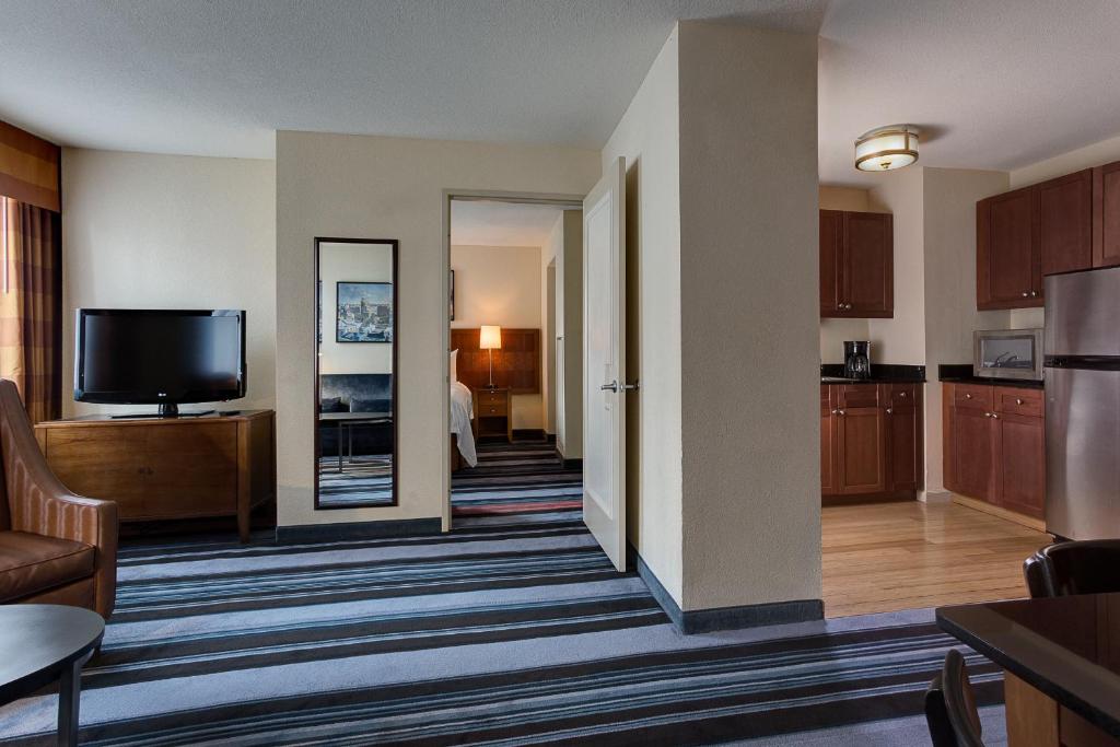 Residence Inn by Marriott New York Manhattan/Times Square - image 5