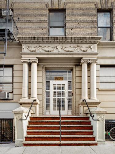 Central Park West Hostel - main image