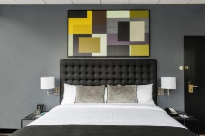 Broadway Plaza Hotel - image 21