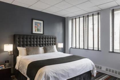 Broadway Plaza Hotel - image 23