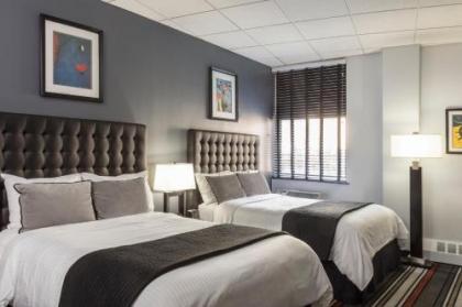 Broadway Plaza Hotel - image 30