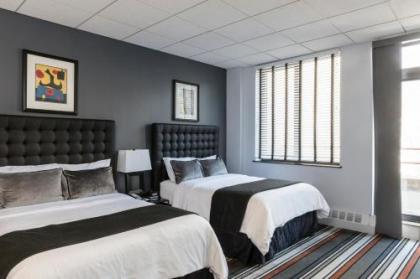 Broadway Plaza Hotel - image 32
