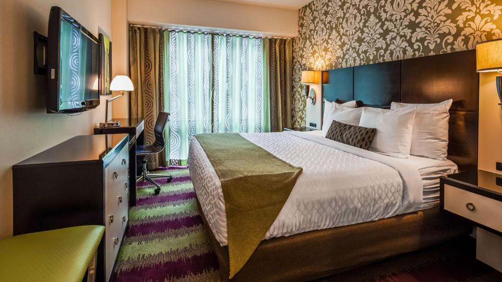 Best Western Premier Herald Square - image 2