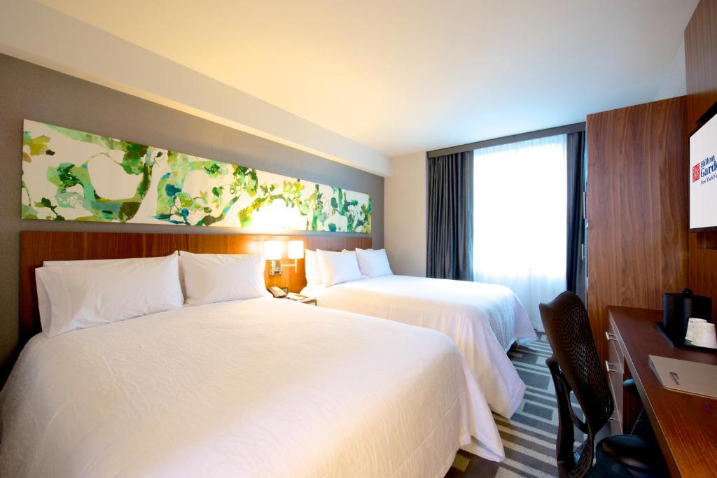 Hilton Garden Inn Central Park South - image 3