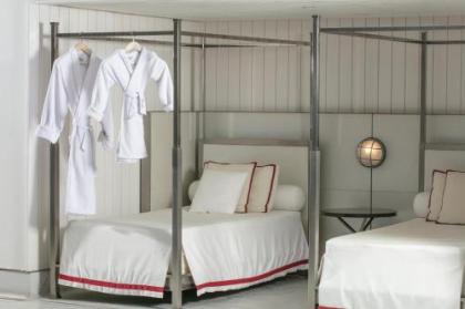 Baccarat Hotel and Residences New York - image 19