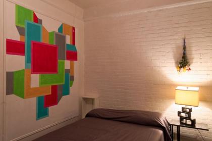 Carlton Arms Hotel - image 5