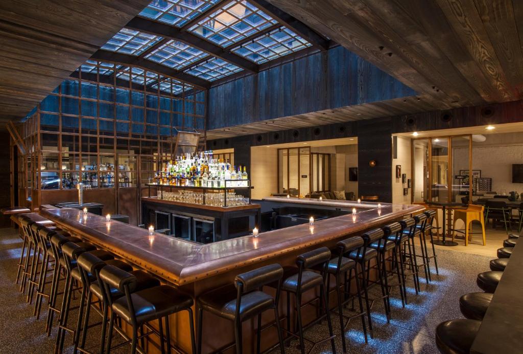 MOXY NYC Times Square - image 2