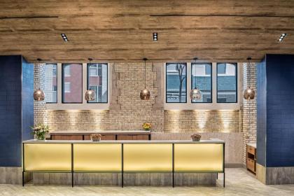 Fairfield Inn & Suites by Marriott New York Manhattan/Times Square South - image 3