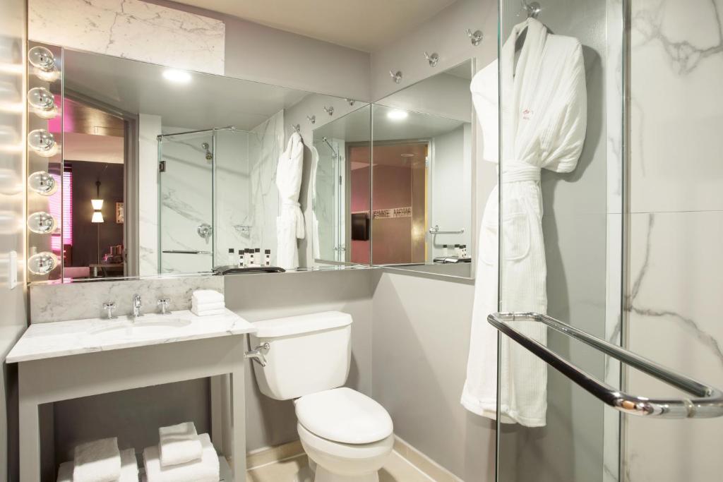 Hotel Henri - image 5