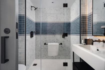 Arlo Midtown - image 8