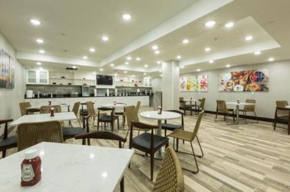 Hotel Ninety Five - JFK Airport - image 1