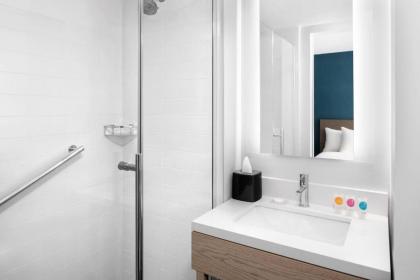 Hyatt Place NYC Chelsea - image 2