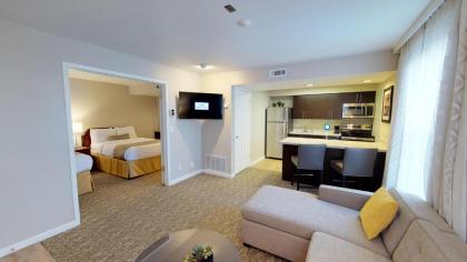 Chase Suite Hotel Newark Silicon Valley - image 8
