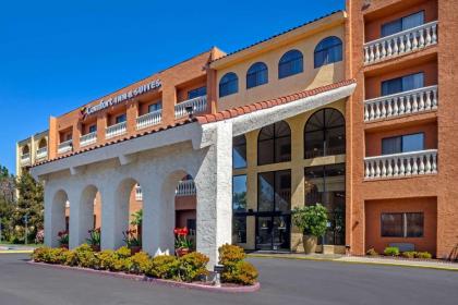 Comfort Inn & Suites Newark - image 4