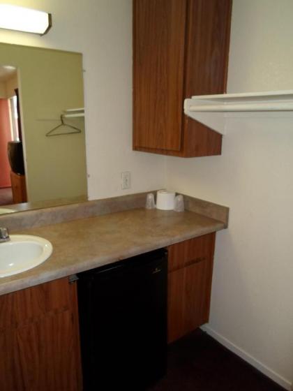 EZ 8 Motel Newark - image 10