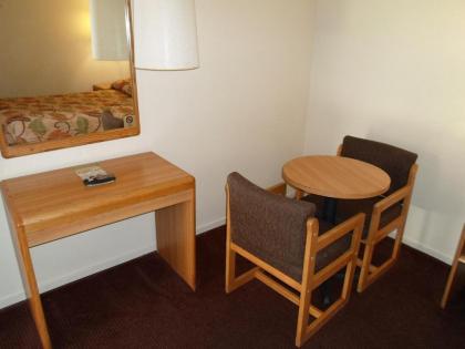 EZ 8 Motel Newark - image 9