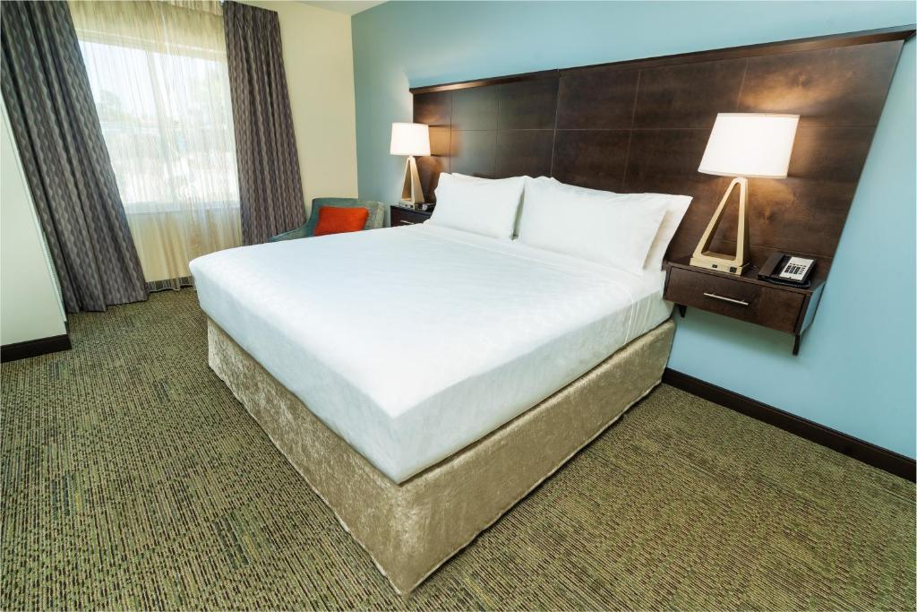 Staybridge Suites - Newark - Fremont an IHG Hotel - image 2