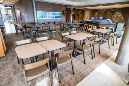 SpringHill Suites by Marriott Newark Fremont - image 14