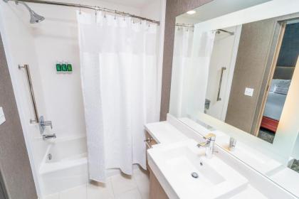 SpringHill Suites by Marriott Newark Fremont - image 5