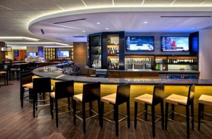 Newark Liberty International Airport Marriott - image 3
