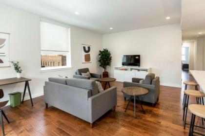 Kislak 403 Luxurious 2BR Retreat Above the City