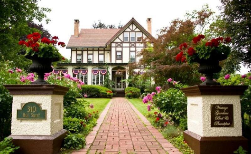 Vintage Gardens Bed & Breakfast  - main image