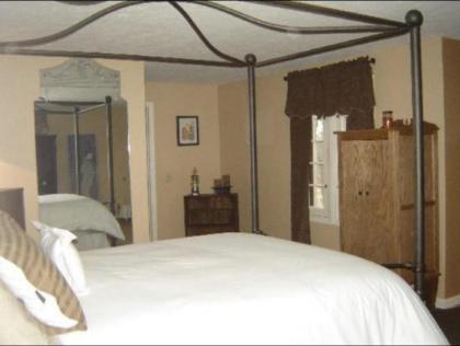 Vintage Gardens Bed & Breakfast  - image 11