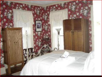 Vintage Gardens Bed & Breakfast  - image 4