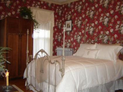 Vintage Gardens Bed & Breakfast  - image 9