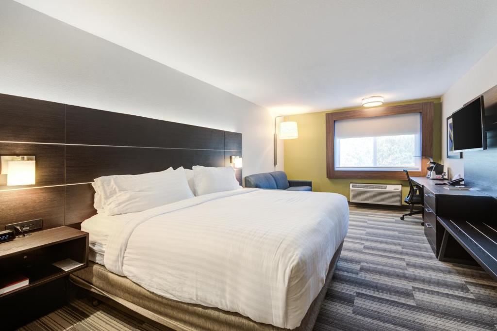 Holiday Inn Express Newberg - Wine Country an IHG Hotel - image 2