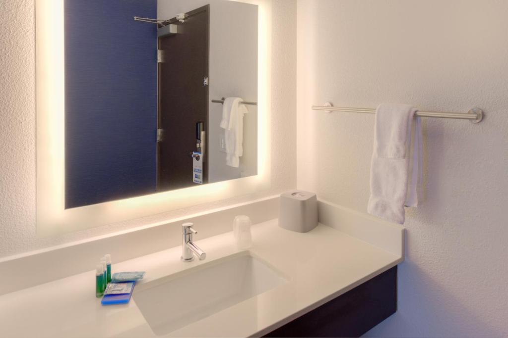 Holiday Inn Express Newberg - Wine Country an IHG Hotel - image 3