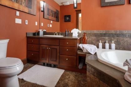 The Lions Gate Inn - image 15