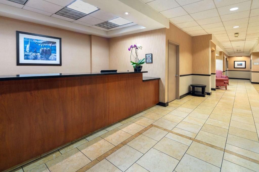 La Quinta by Wyndham Thousand Oaks-Newbury Park - image 3