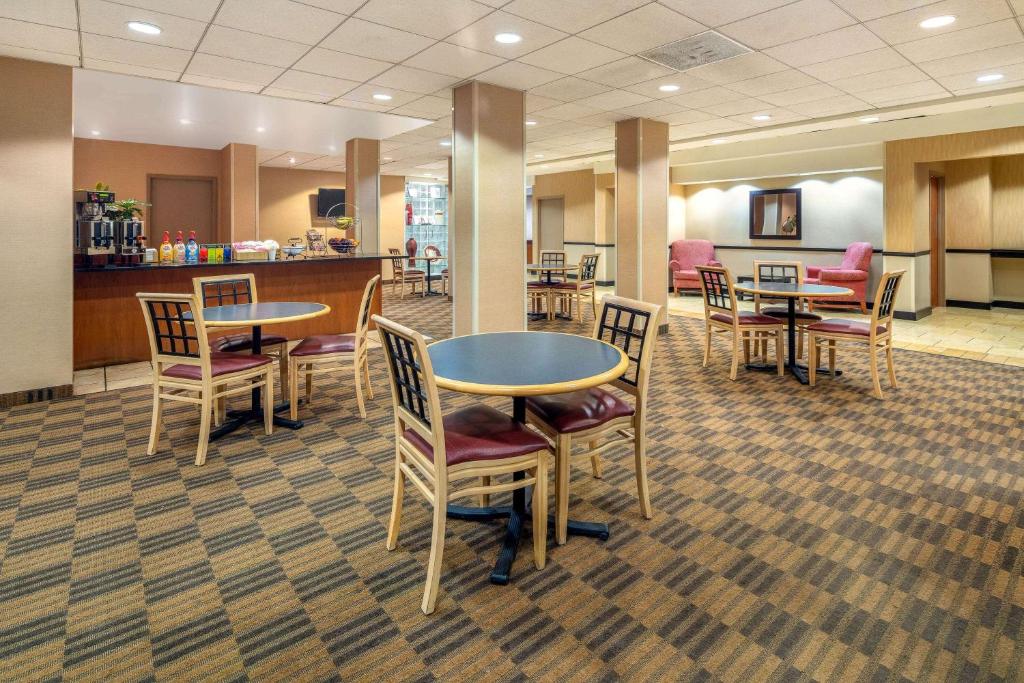 La Quinta by Wyndham Thousand Oaks-Newbury Park - image 4
