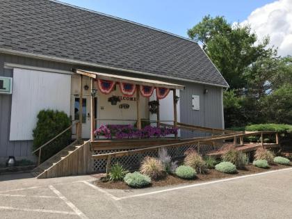 Lake Ontario Motel & Inn - image 2