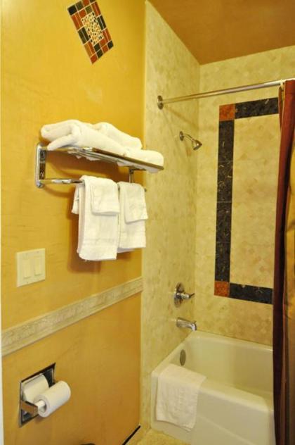 Santa Clarita Motel - image 15