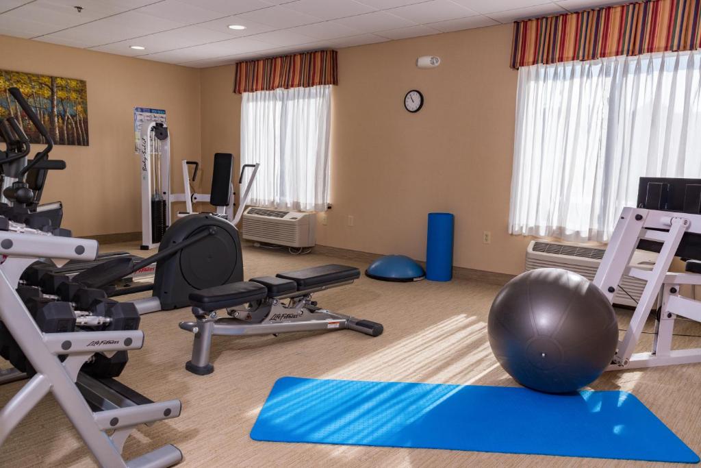 Holiday Inn Express Hartford-Newington an IHG Hotel - image 7