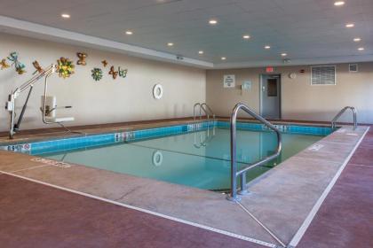 Holiday Inn Express Hartford-Newington an IHG Hotel - image 8