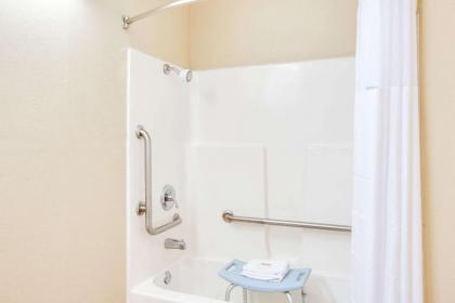 Days Inn by Wyndham Newport - image 10