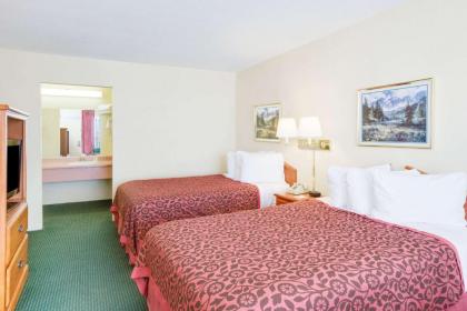 Days Inn by Wyndham Newport - image 3