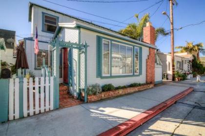 Balboa Island Charmer Townhouse - image 5