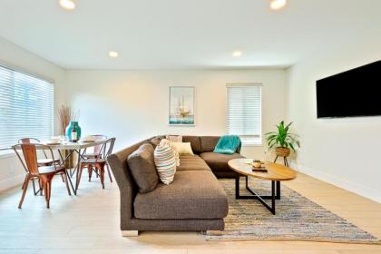 NB-2711A - Newport Beach Condo Delux