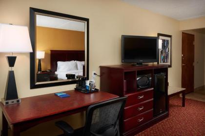 Hampton Inn Newport News-Yorktown - image 10