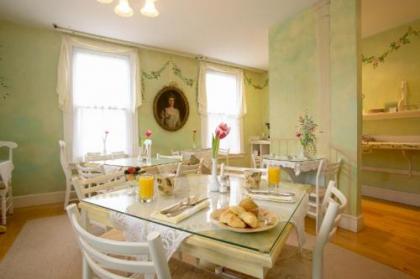 Admiral Fitzroy Inn - image 5