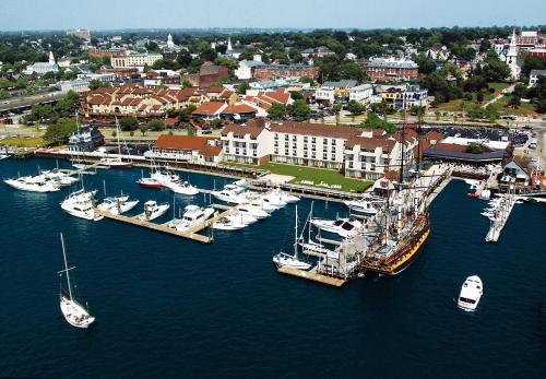 The Newport Harbor Hotel & Marina - main image