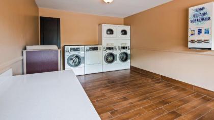 Best Western Newport Inn - image 7