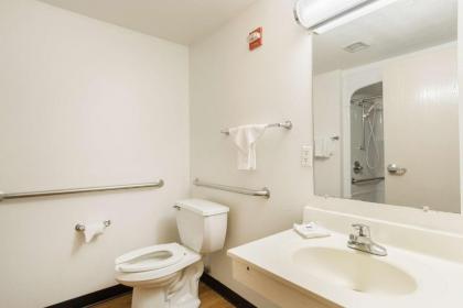 Motel 6-Newport TN - image 12