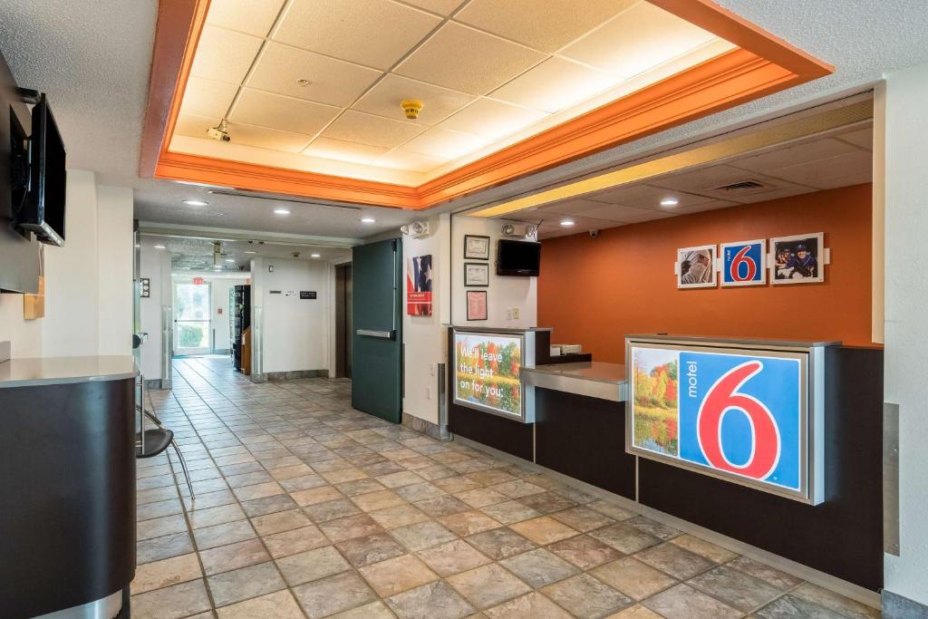 Motel 6-Newport TN - image 3