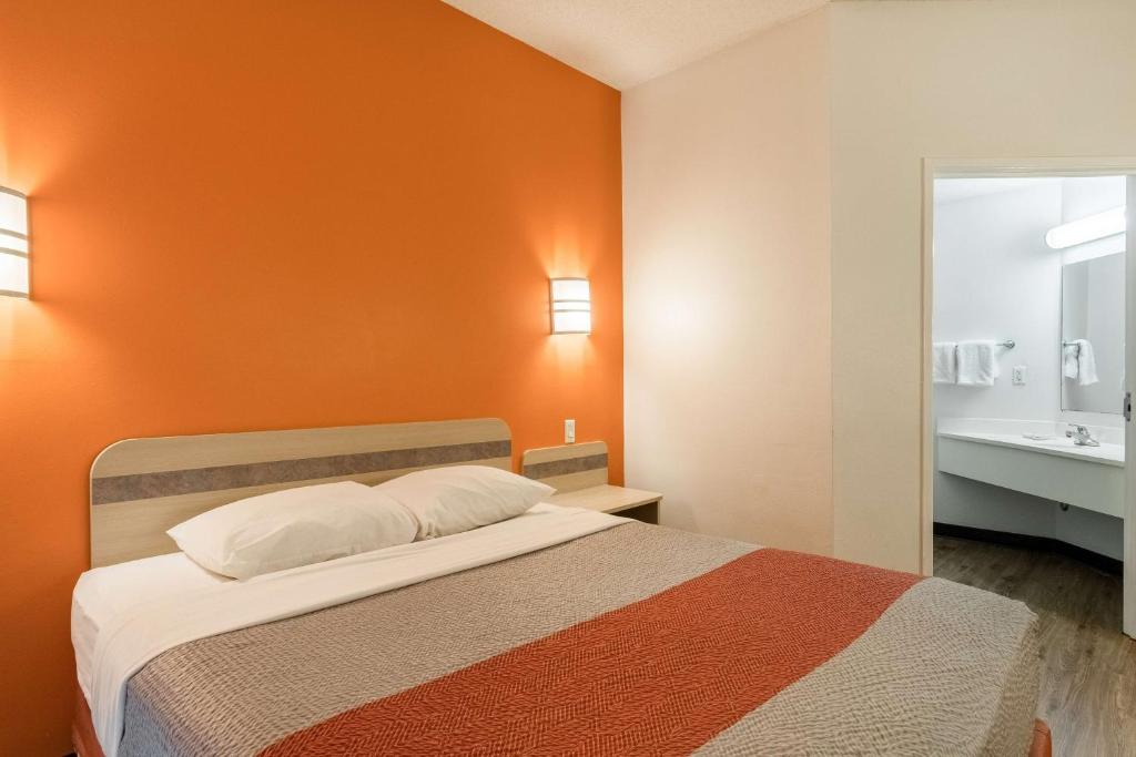 Motel 6-Newport TN - image 4