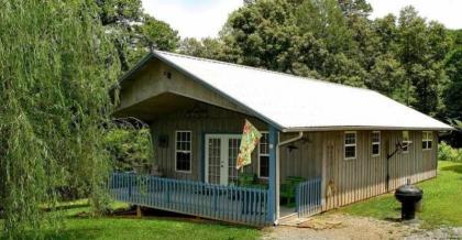 Country Cottage - 2 Bedrooms 1 Baths Sleeps 6 cabin